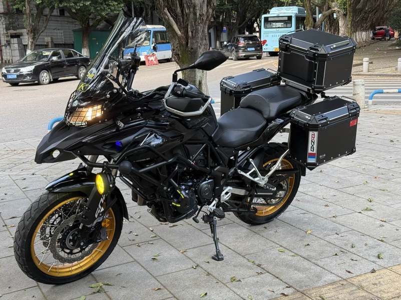 二手贝纳利金鹏 TRK502