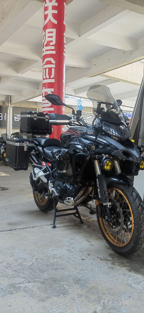 二手贝纳利金鹏 TRK502