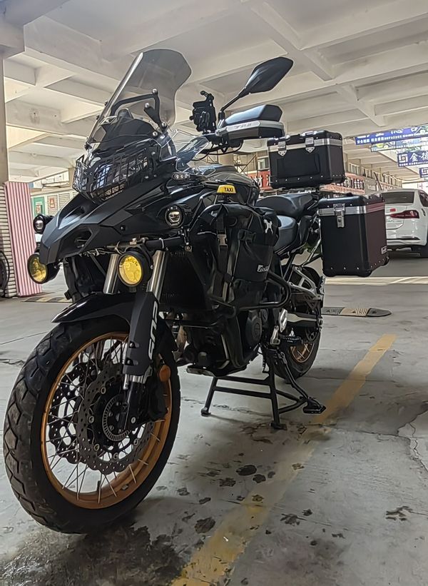 二手贝纳利金鹏 TRK502