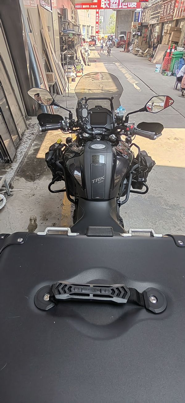 二手贝纳利金鹏 TRK502
