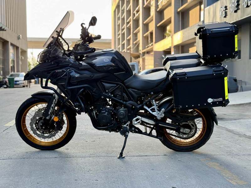 二手贝纳利金鹏 TRK502