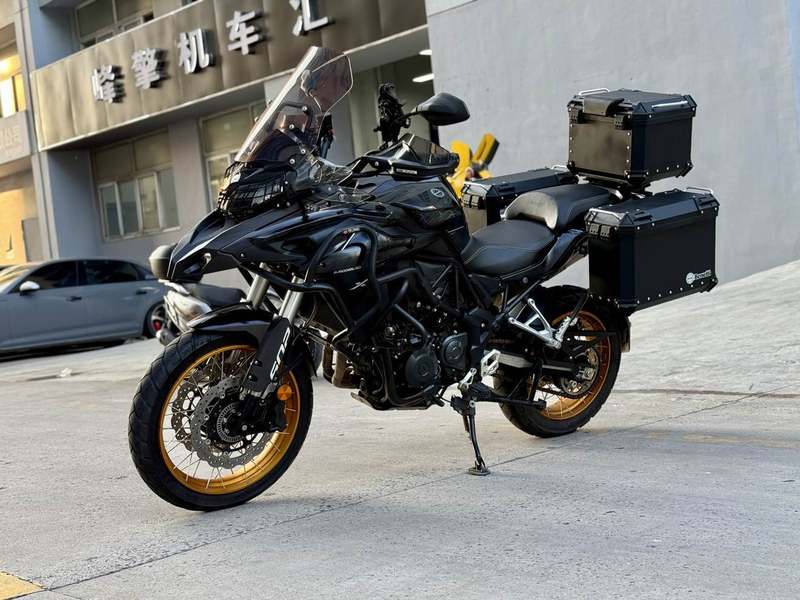 二手贝纳利金鹏 TRK502