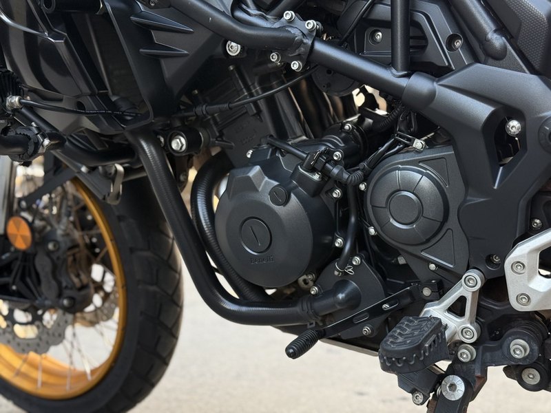 二手贝纳利金鹏 TRK502