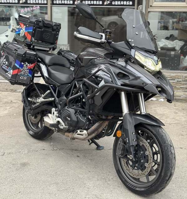 二手贝纳利金鹏 TRK502
