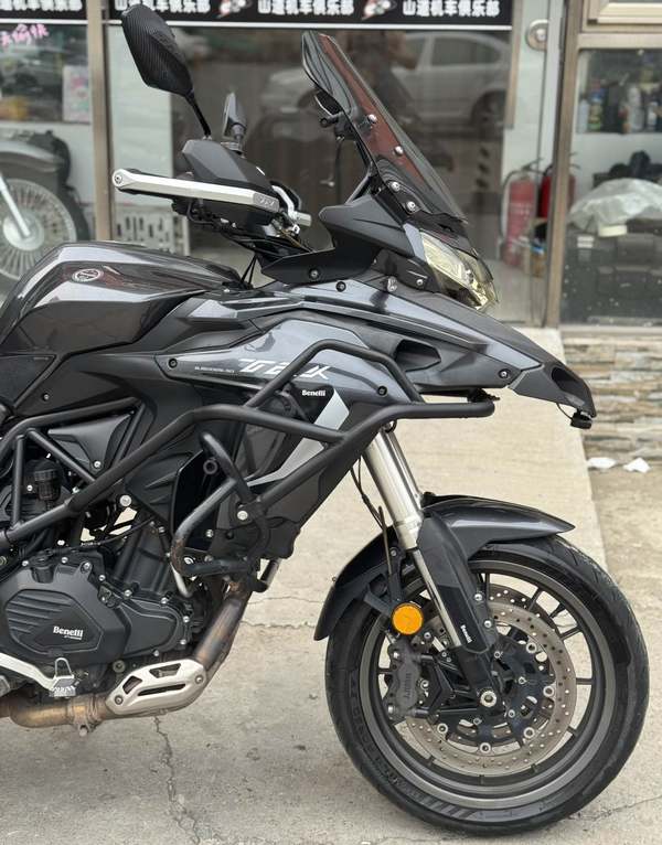 二手贝纳利金鹏 TRK502