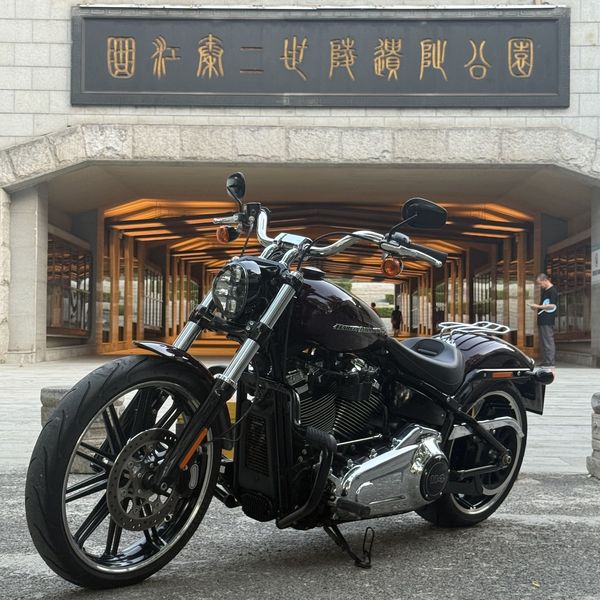 二手哈雷戴维森突破者 Breakout