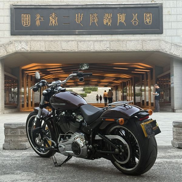 二手哈雷戴维森突破者 Breakout