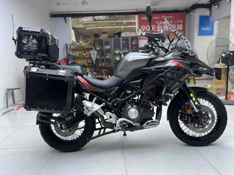 二手贝纳利金鹏 TRK502