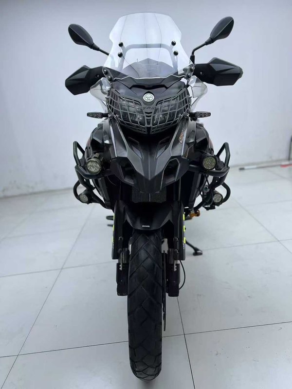 二手贝纳利金鹏 TRK502