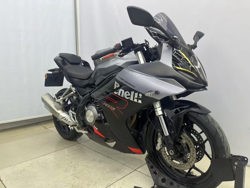 二手贝纳利龙卷风 Tornado 302R