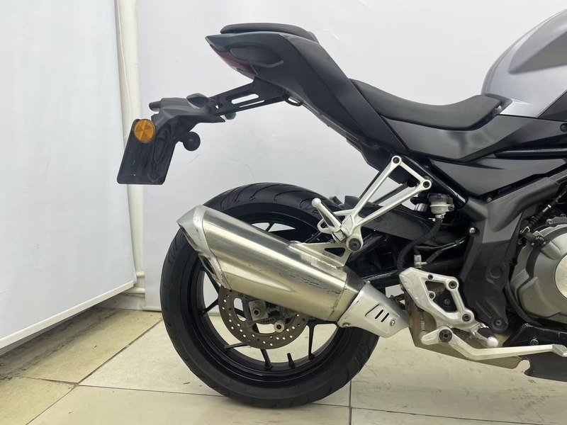 二手贝纳利龙卷风 Tornado 302R