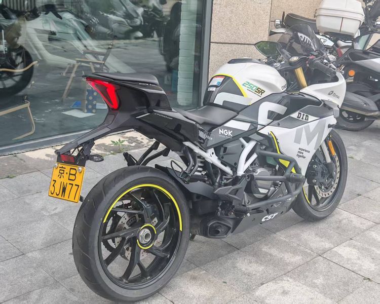 二手春风250SR