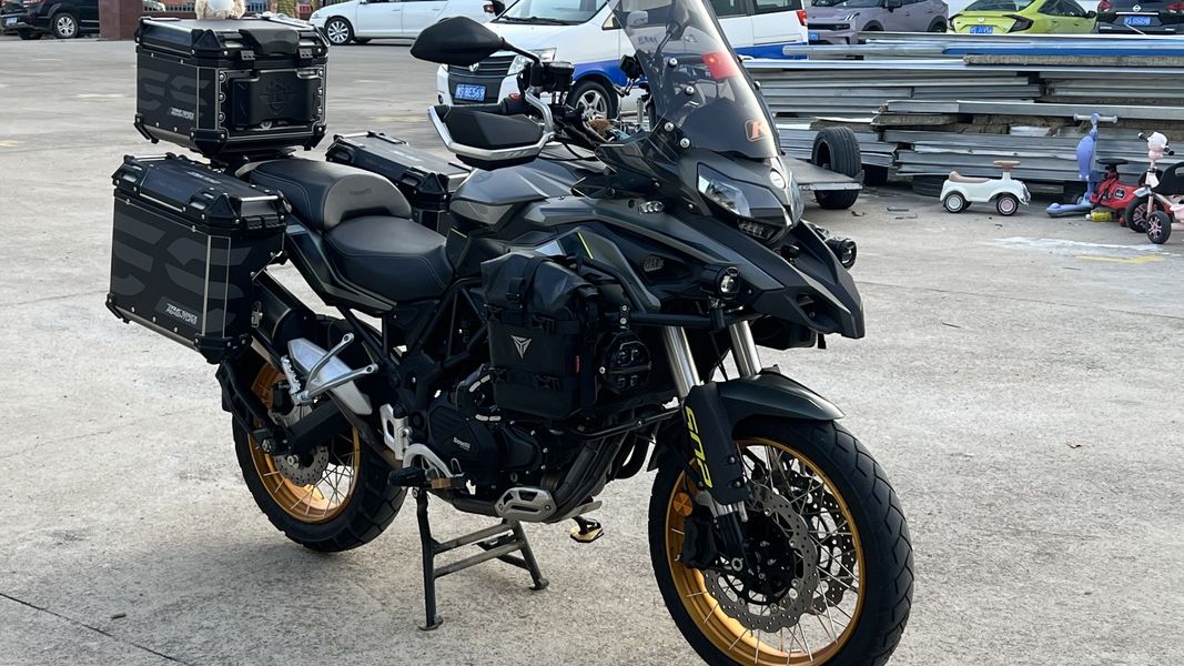 二手贝纳利金鹏 TRK502