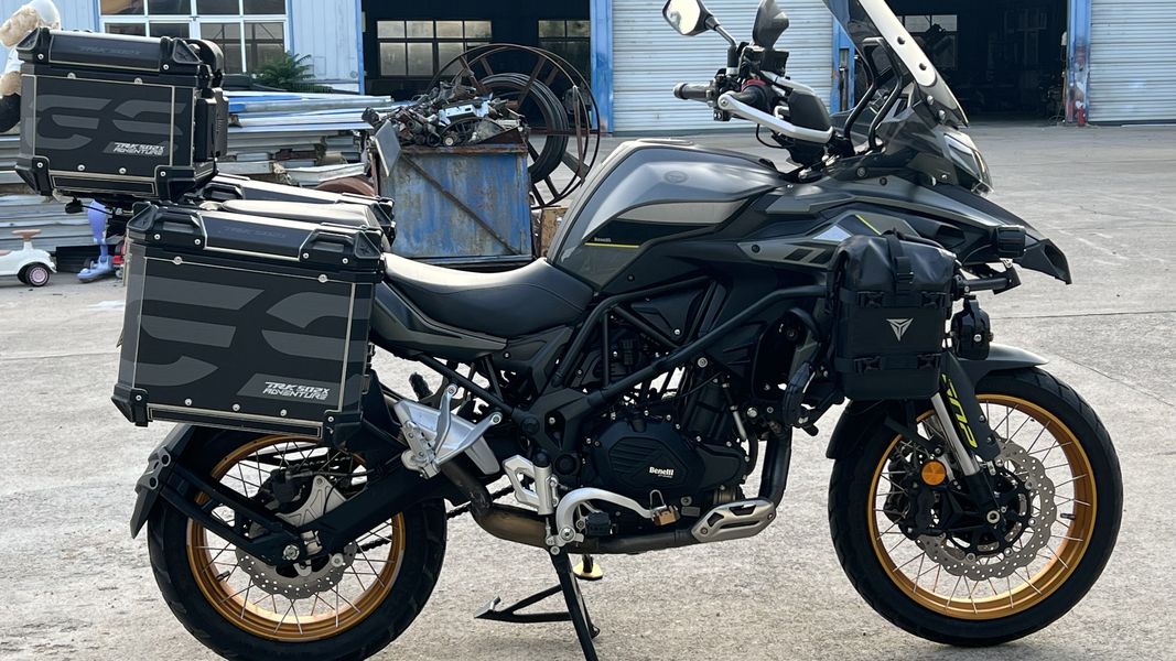 二手贝纳利金鹏 TRK502