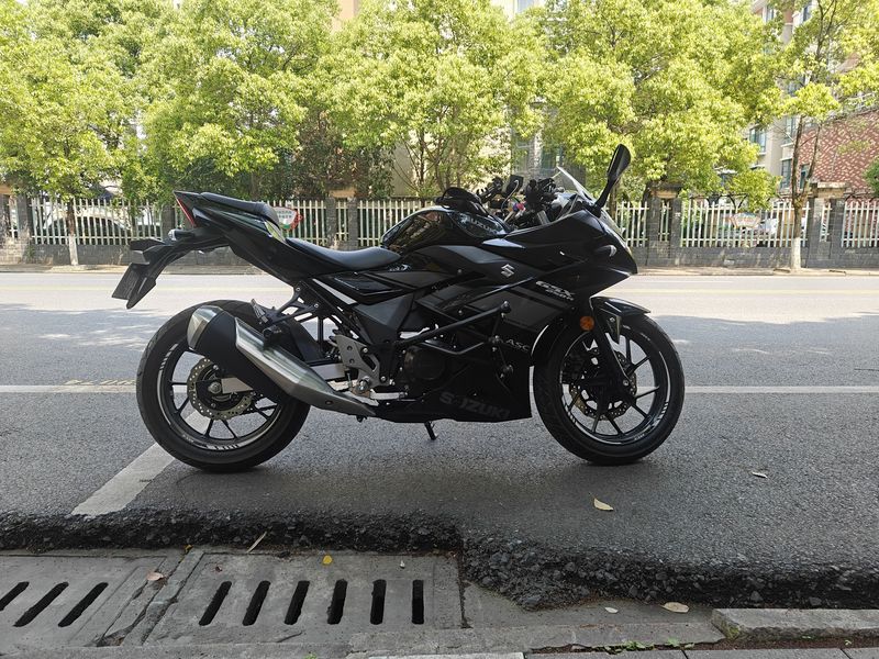 二手豪爵铃木GSX250R