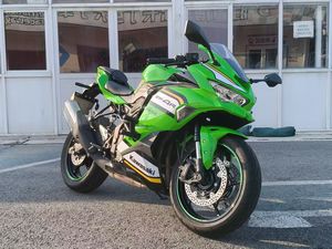 二手川崎ZX-4R