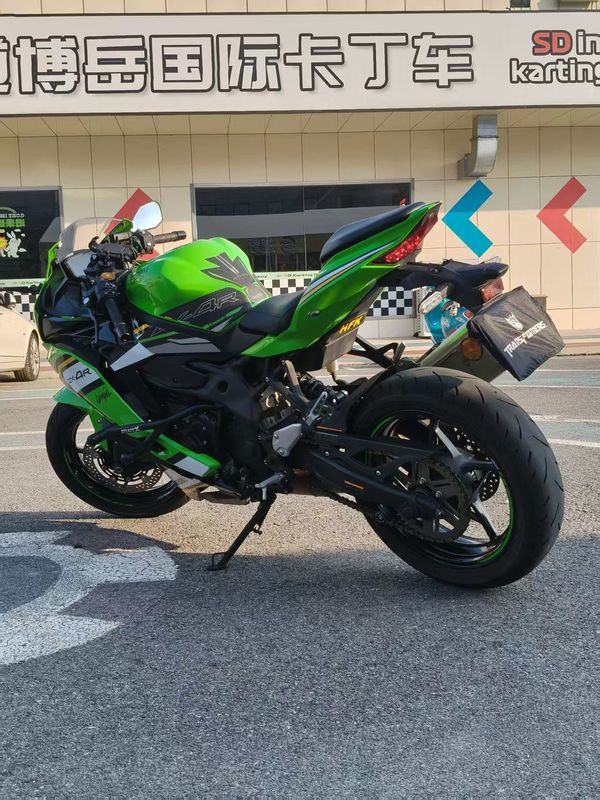 二手川崎ZX-4R