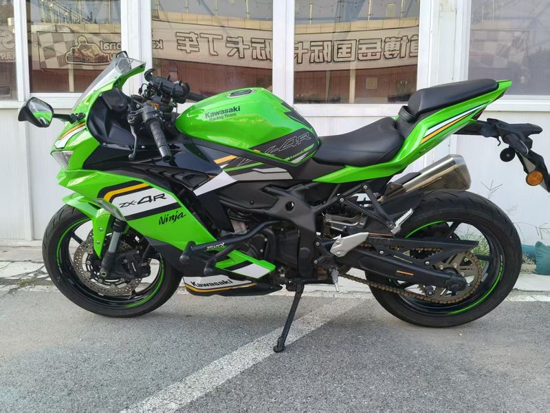 二手川崎ZX-4R
