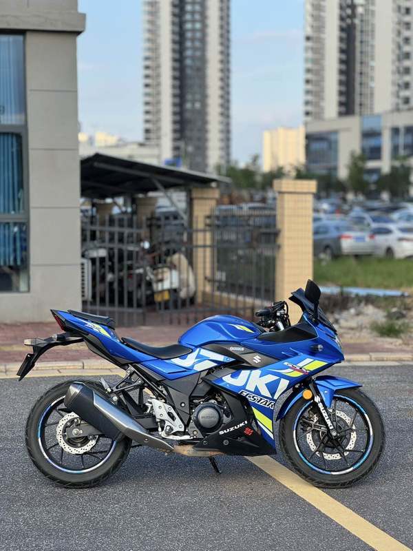 二手豪爵铃木GSX250R