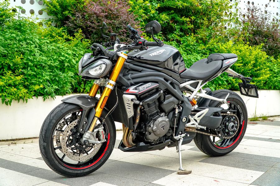 二手凯旋Speed Triple 1200 RS