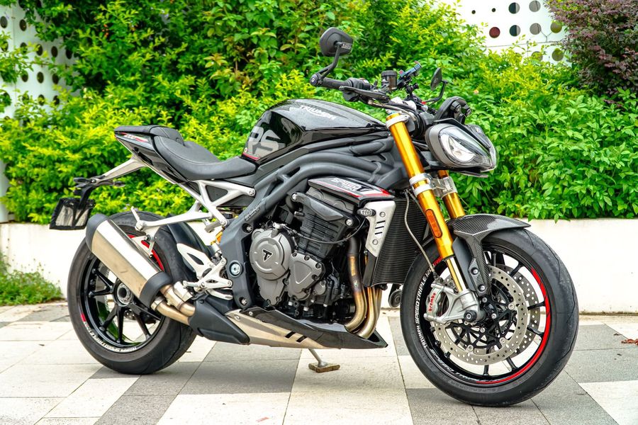 二手凯旋Speed Triple 1200 RS