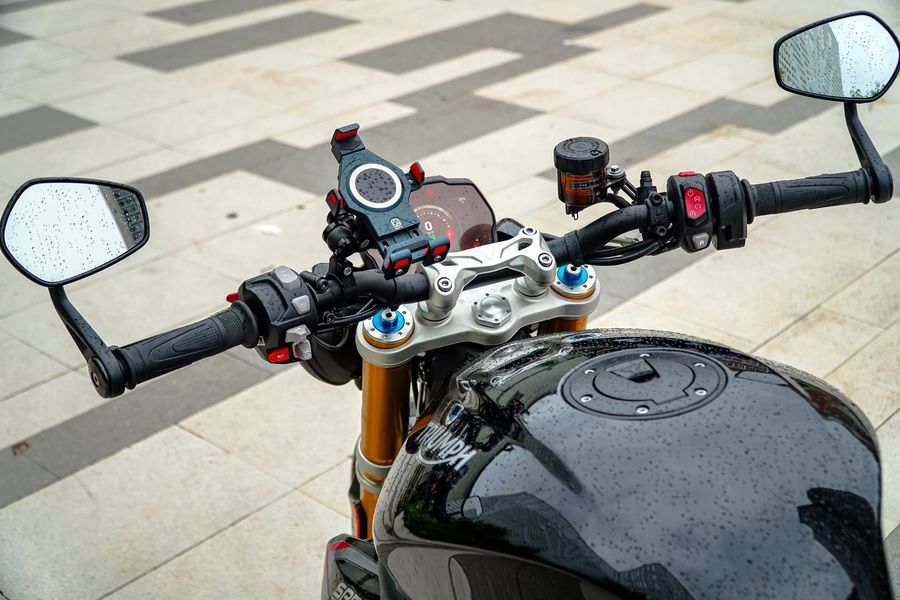 二手凯旋Speed Triple 1200 RS