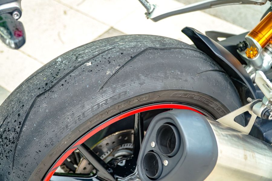 二手凯旋Speed Triple 1200 RS