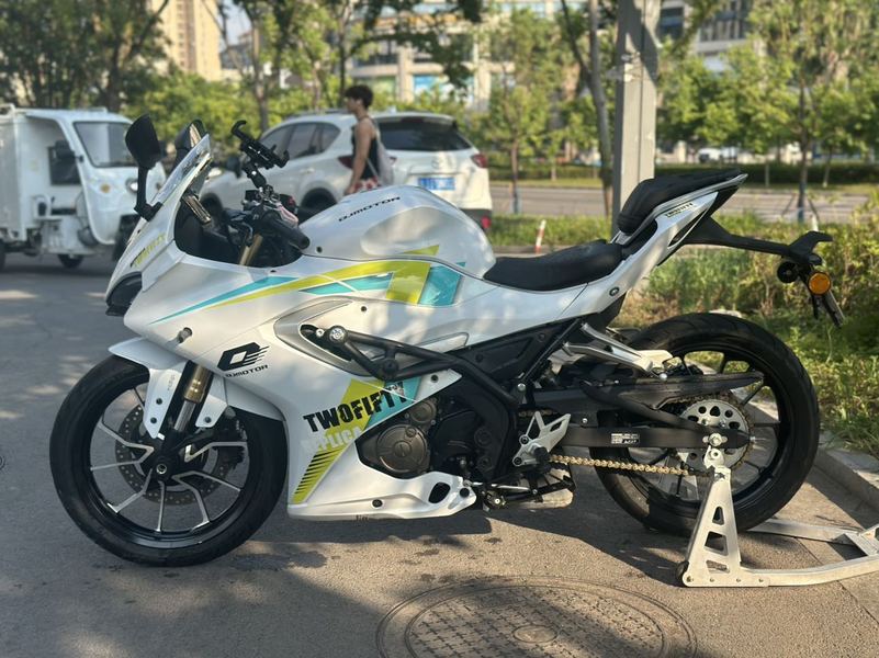 二手QJMOTOR赛250