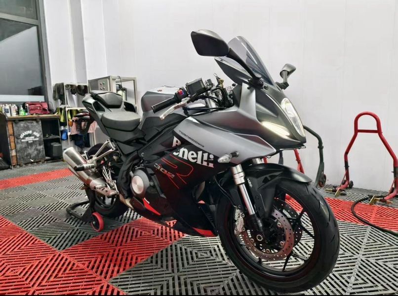 二手贝纳利龙卷风 Tornado 302R
