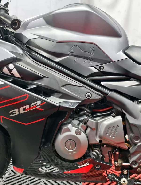 二手贝纳利龙卷风 Tornado 302R