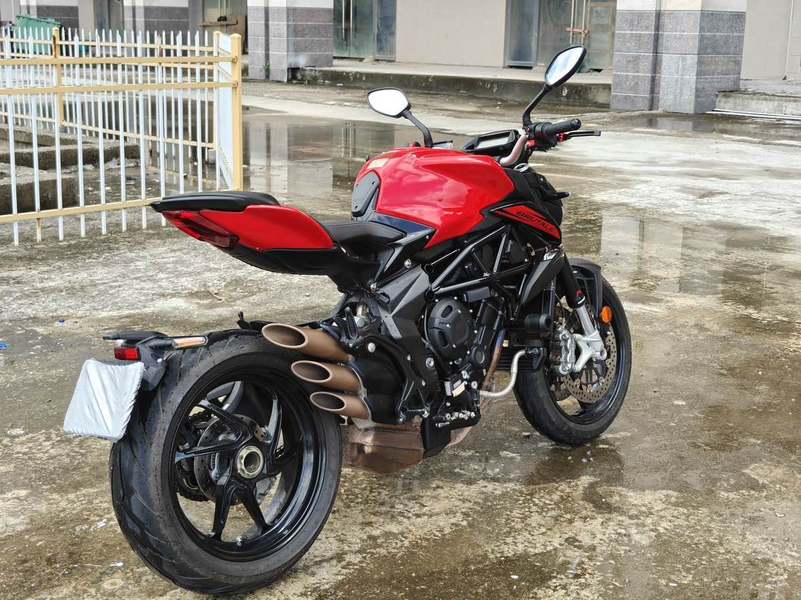 二手奥古斯塔Brutale 800
