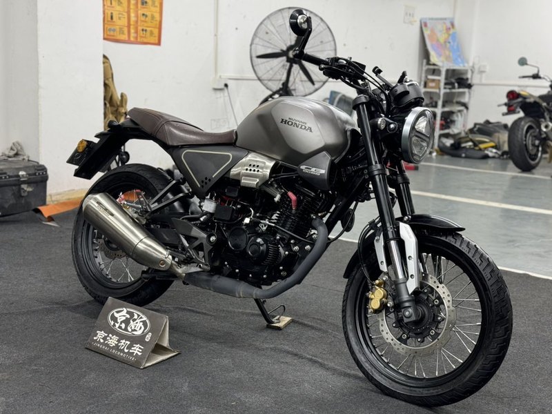 二手五羊本田鸷道 CB190SS