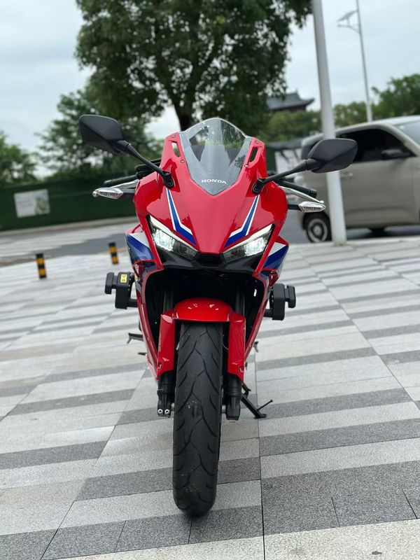 二手本田CBR400R