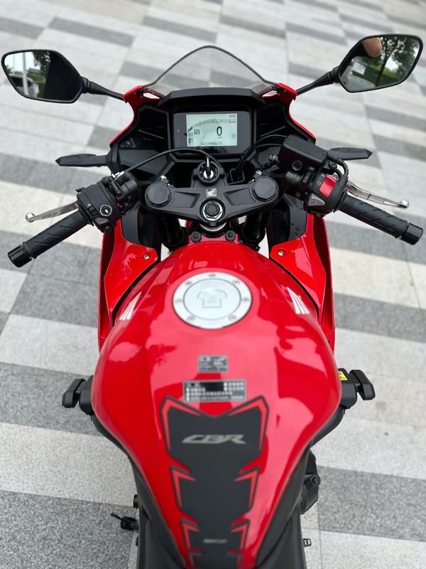 二手本田CBR400R