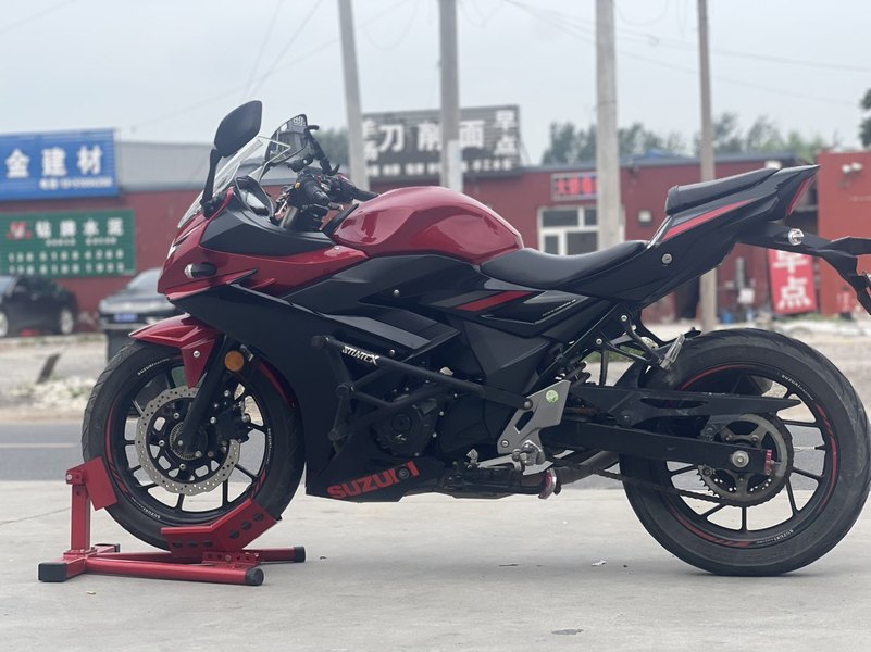 二手豪爵铃木GSX250R