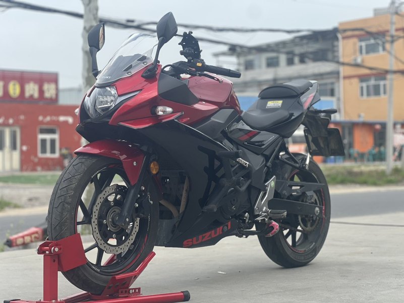 二手豪爵铃木GSX250R