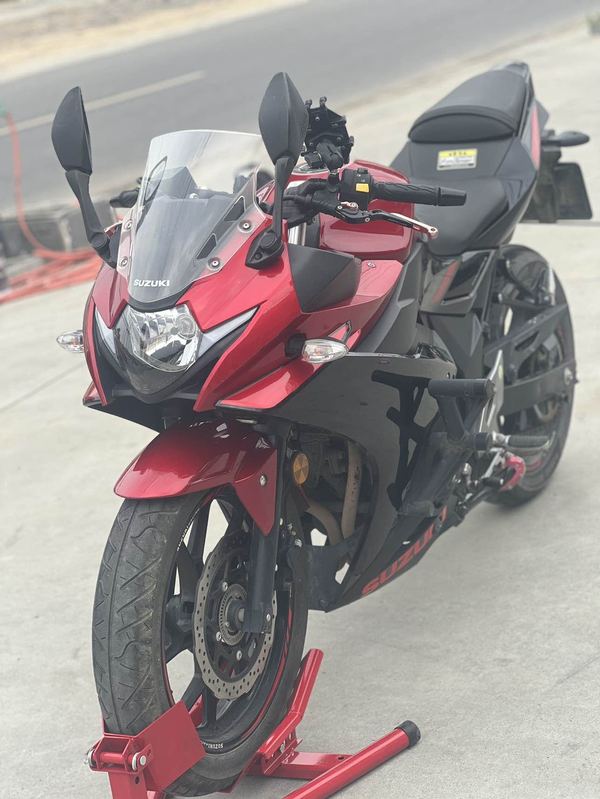 二手豪爵铃木GSX250R