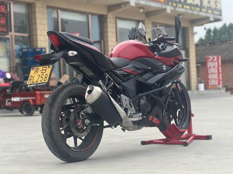 二手豪爵铃木GSX250R