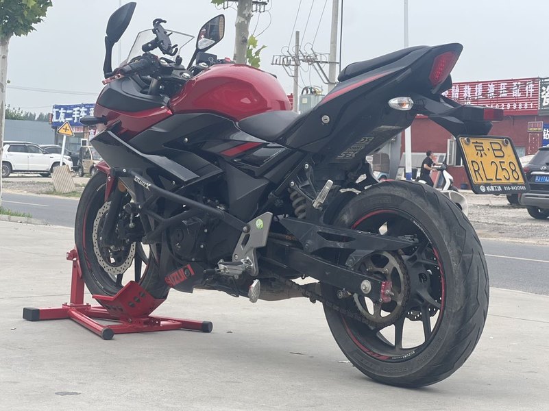 二手豪爵铃木GSX250R