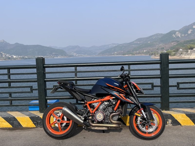 二手KTMR2R1290 Super Duke