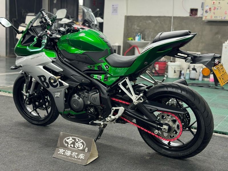 二手贝纳利龙卷风 Tornado 252R