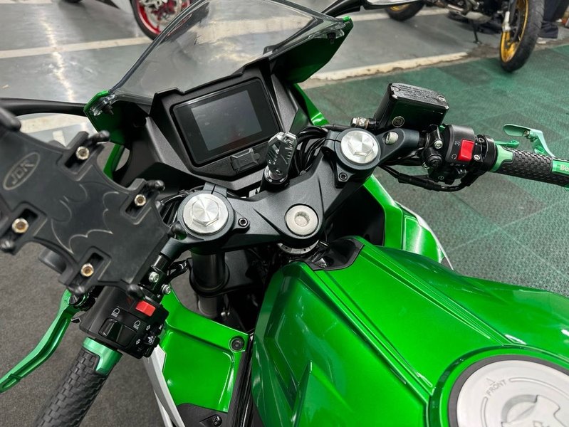 二手贝纳利龙卷风 Tornado 252R