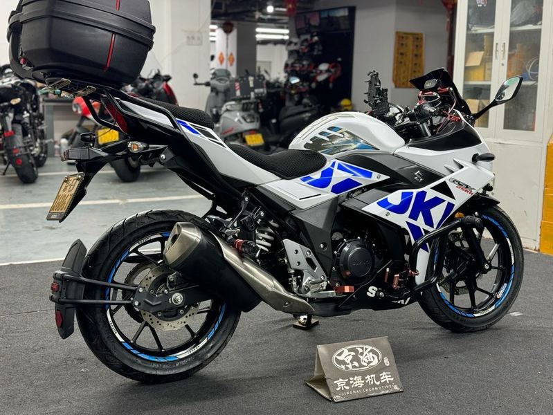 二手豪爵铃木GSX250R