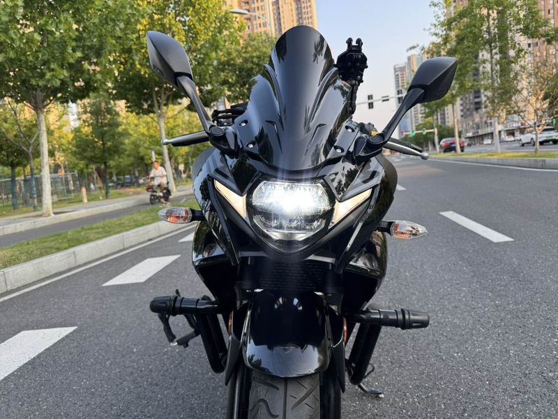二手豪爵铃木GSX250R