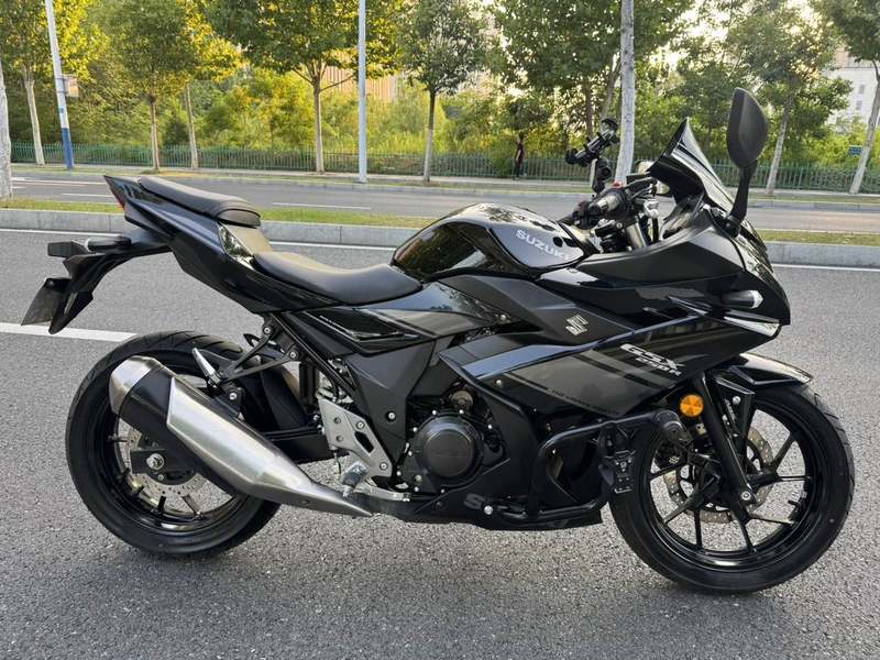 二手豪爵铃木GSX250R