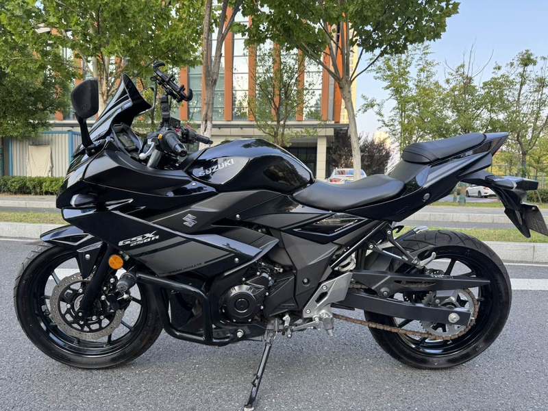 二手豪爵铃木GSX250R