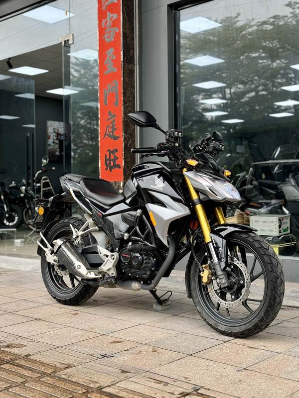 二手五羊本田CB190R 暴锋眼