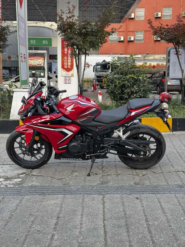 二手本田CBR400R