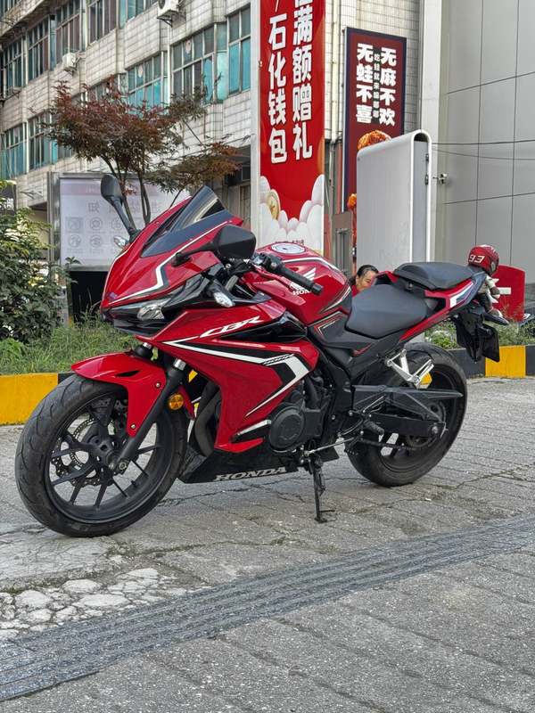 二手本田CBR400R