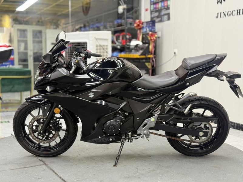 二手豪爵铃木GSX250R